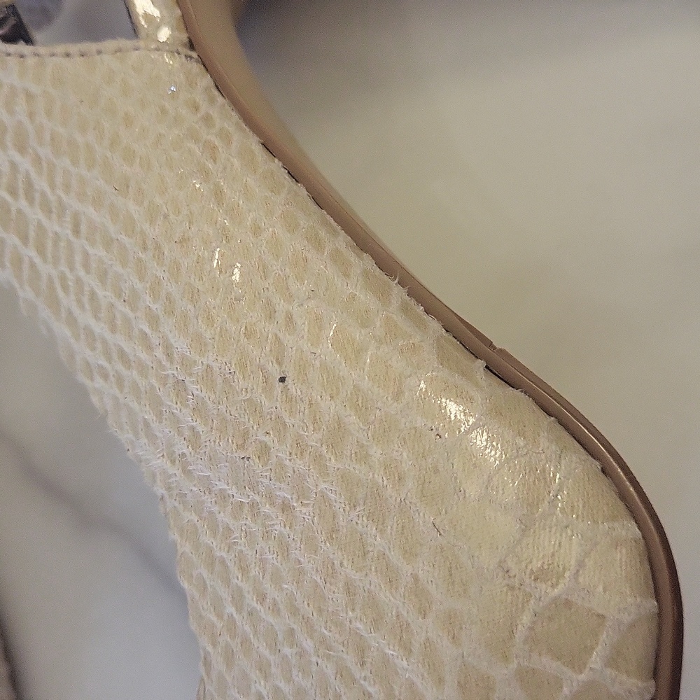 Shoes - Picture 4 of 4